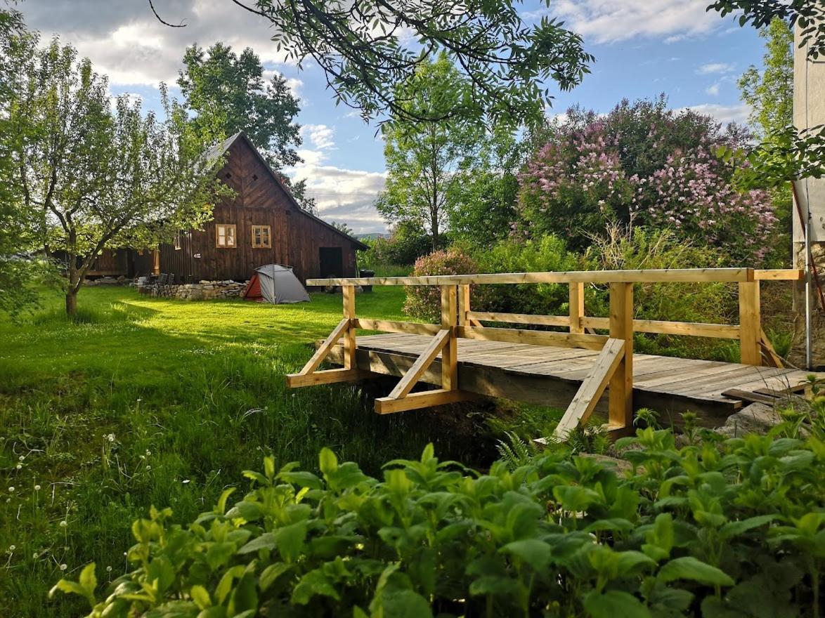 Apartmany Cerveny Dvur Chvalšiny Exterior foto